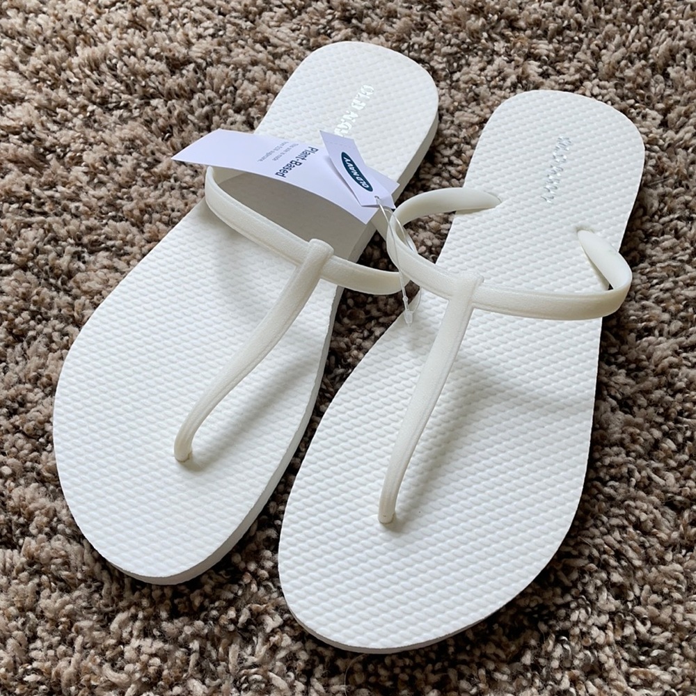 Old navy sandals size 9
